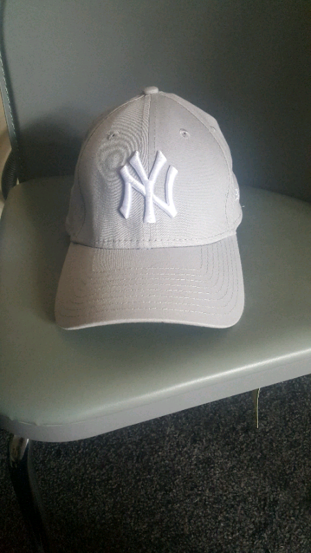 small medium cap size